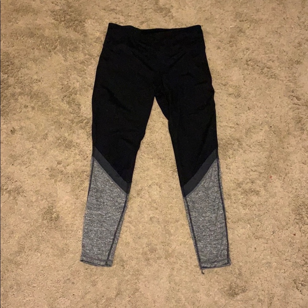 Athletic leggings